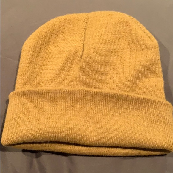 Nude/camel beanie - Picture 2 of 2